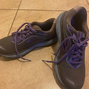 COPY - Women’s brooks ghost 12